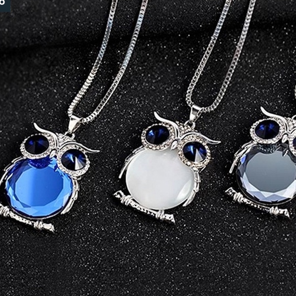Owl Crystal Rhinestone Brilliant Blue Necklace - Picture 5 of 5
